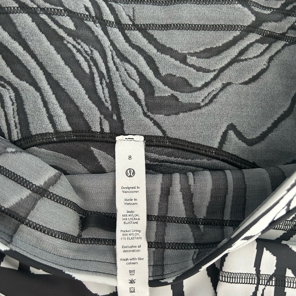 Lululemon full-length running tights - compression - Picture 3 of 8